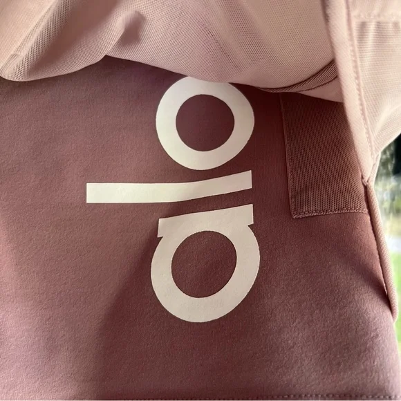 ALO Yoga Mauve Athletic Shorts - Picture 3 of 4